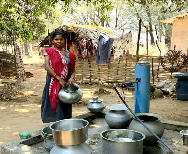 सुकमा के 'लखापाल' में विकास की गूंज: नक्सली खौफ को मात देकर घर-घर पहुँचा 'नल से जल'; 72 लाख की योजना ने बदली 117 परिवारों की तकदीर